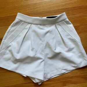 kendall and kylie white shorts